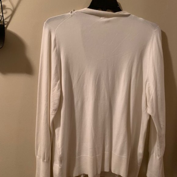 Sweater - Picture 4 of 4